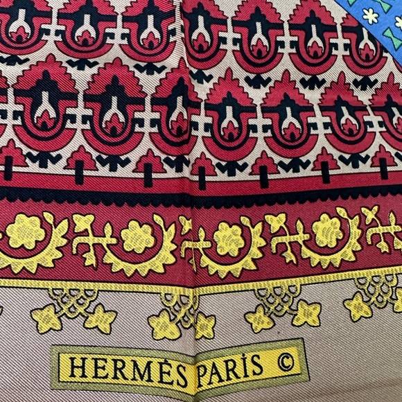 ❣️Hermès BRINS D’OR 100 % Silk Scarf 90 x 90 cm-authentic - Picture 4 of 16